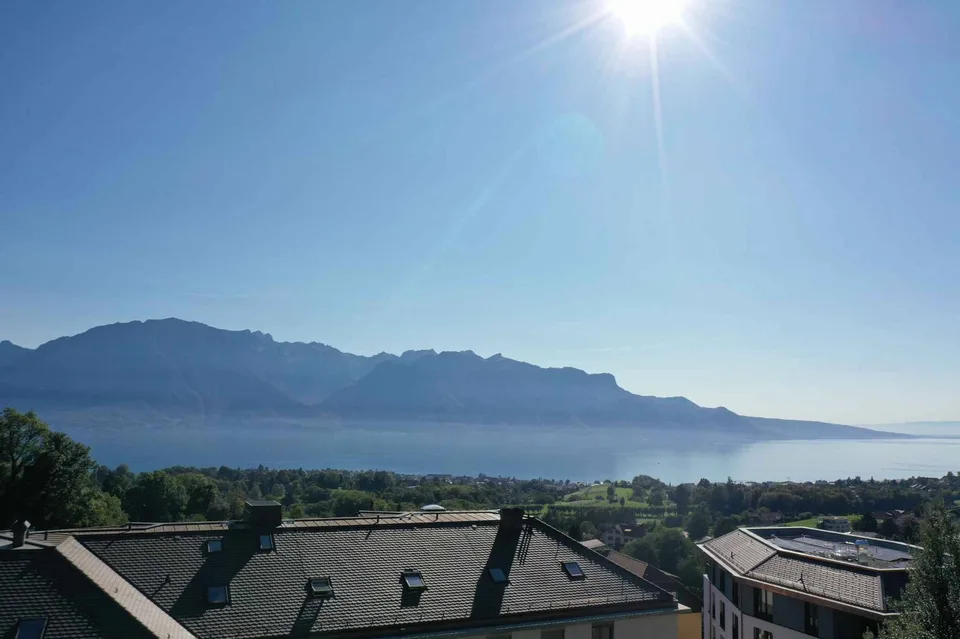Nouveau : Appartement neuf de 5,5 pièces avec vue lac
