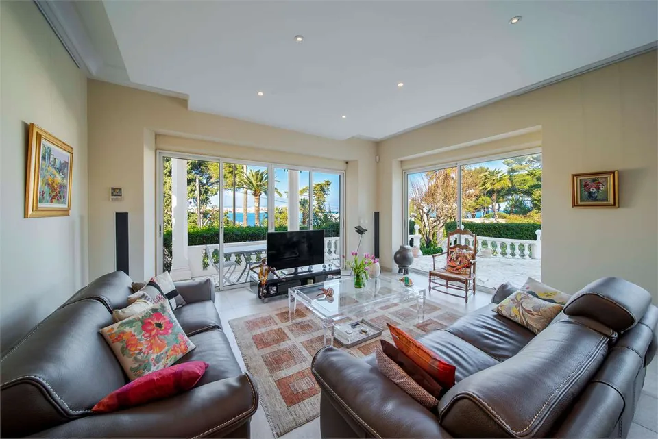 Superbe villa face à la mer – photo 6 sur 13