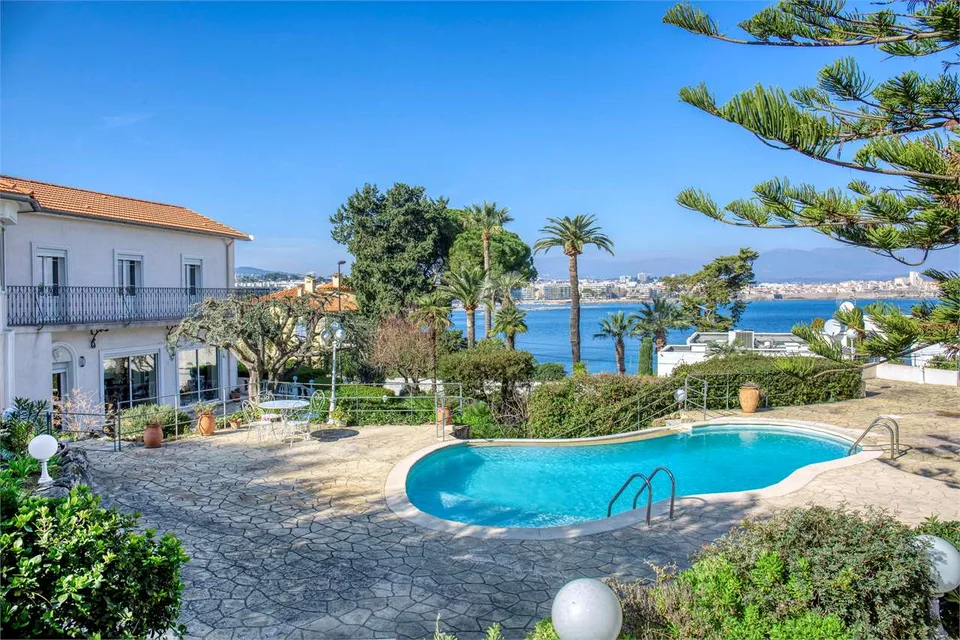 Splendida villa fronte mare