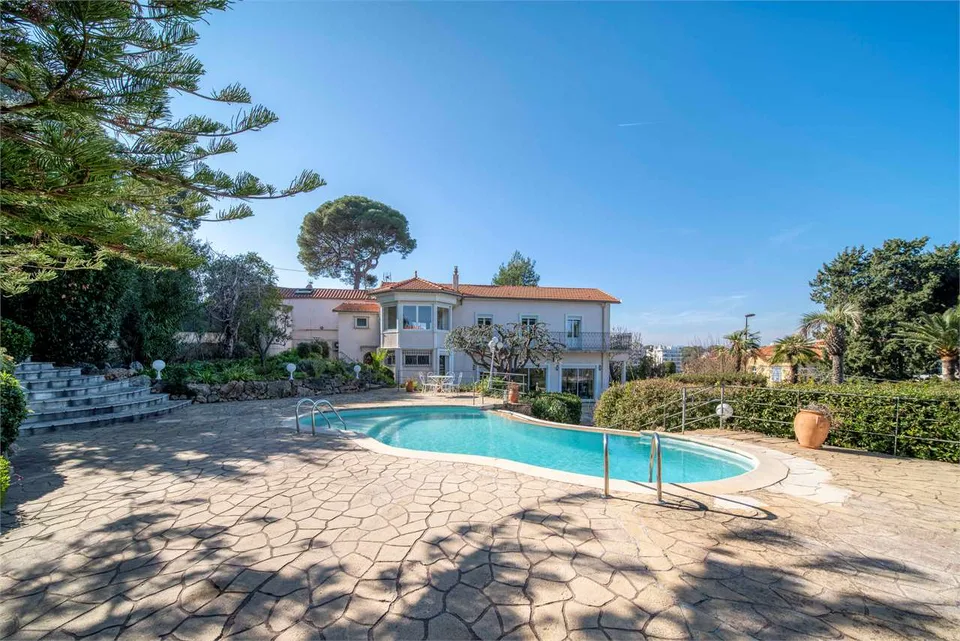 Prächtige Villa mit Meerblick