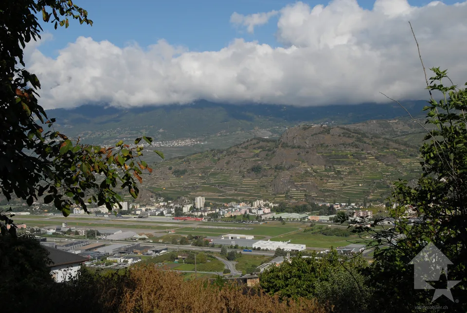 Magnificent plot in Salins