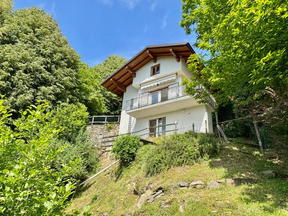 Schönes Einfamilienhaus in ruhiger und sonniger Süd-Lage mit Traumseeblick