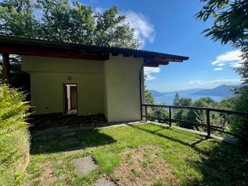 Bella casa unifamiliare in una posizione calma e soleggiata a sud con una vista da sogno sul lago – foto 14 di 18