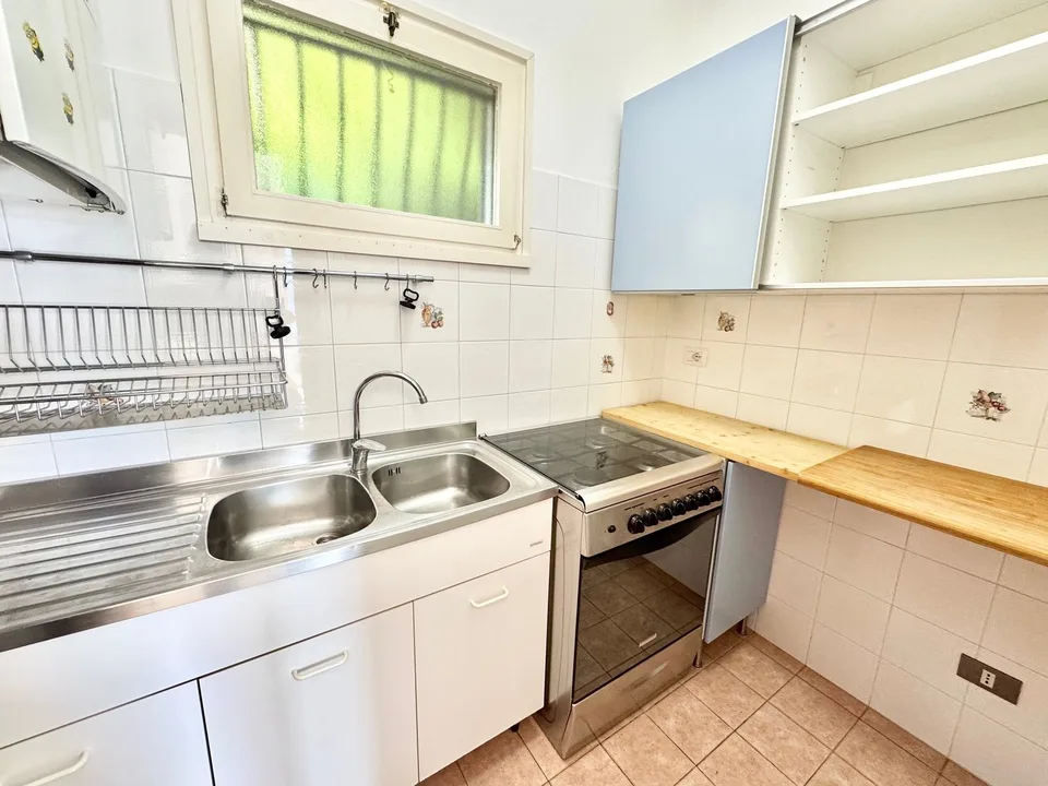 Bella casa unifamiliare in una posizione calma e soleggiata a sud con una vista da sogno sul lago – foto 6 di 18