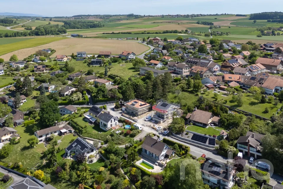 Seltene Gelegenheit: Neubau-Duplex bereit für die Übergabe, mit Blick auf die Alpen