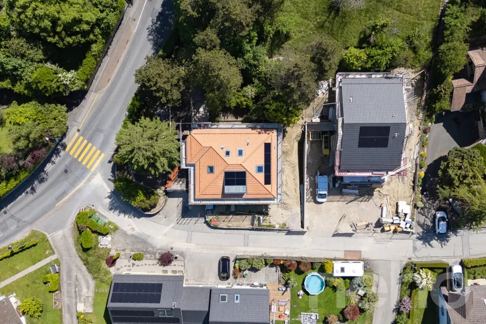 Seltene Gelegenheit: Neubau-Duplex bereit für die Übergabe, mit Blick auf die Alpen