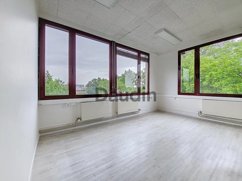Büros von etwa 72m2 in Meyrin