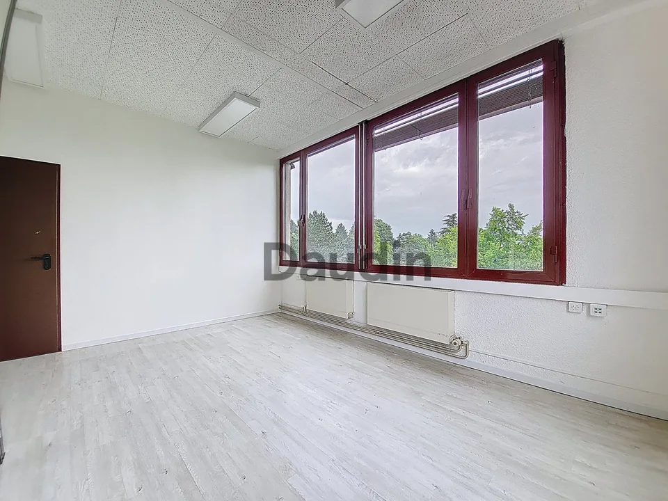 Büros von etwa 72m2 in Meyrin