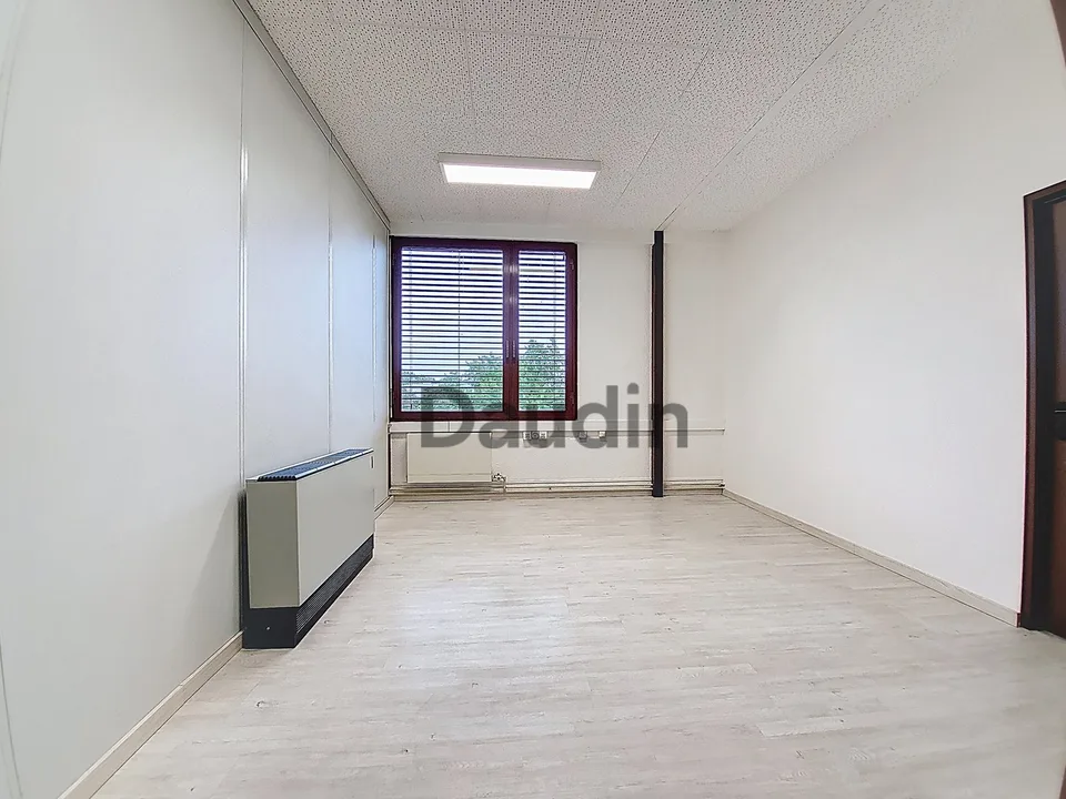 Büros von etwa 72m2 in Meyrin