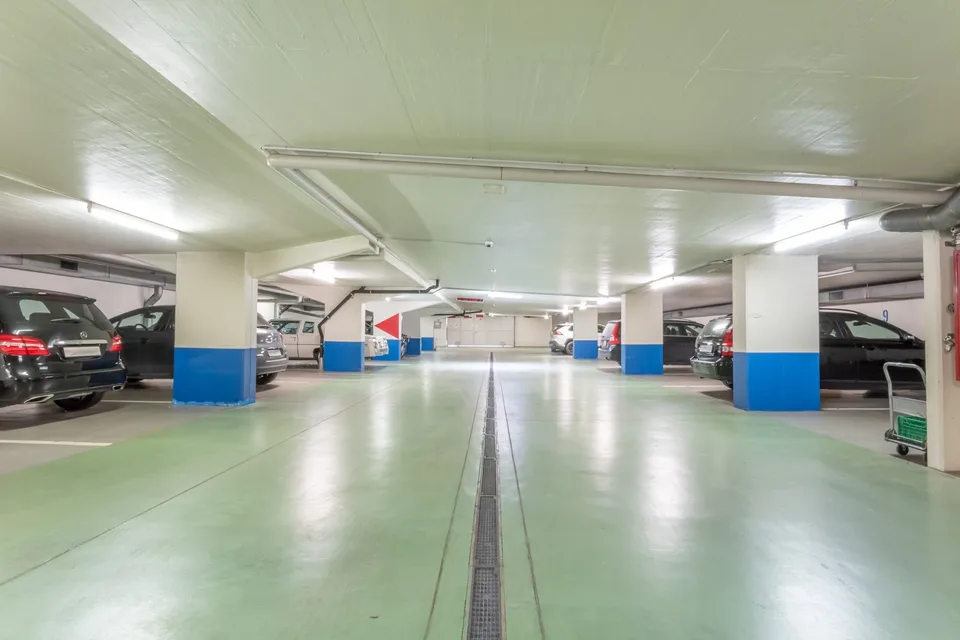 Einstellhallenplatz im Gellert zu vermieten
