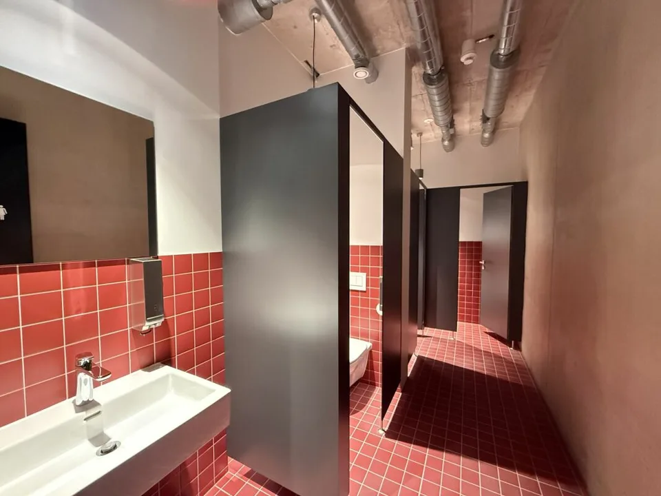 Bureau d'environ 780 m2 dans un immeuble neuf – photo 8 sur 11