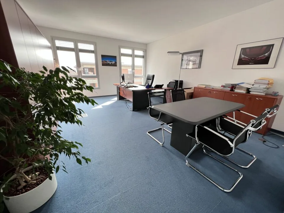 Modernes und helles Büro