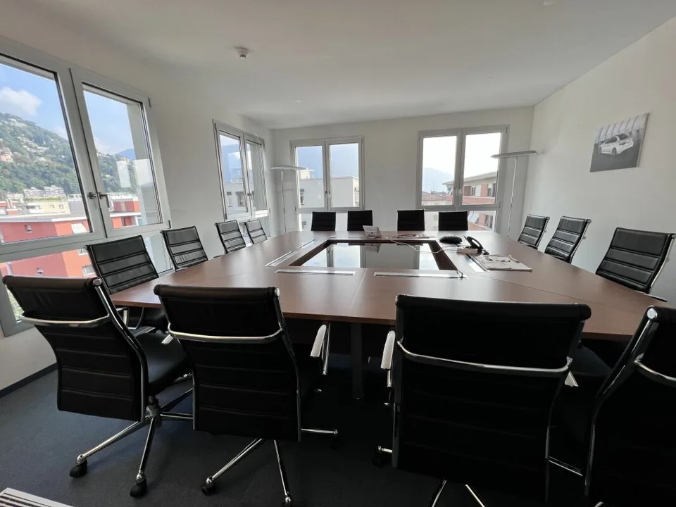 Modernes und helles Büro