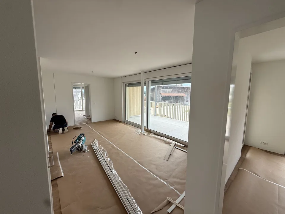 Vivere con balcone di 32 m² – più spazio fuori che dentro