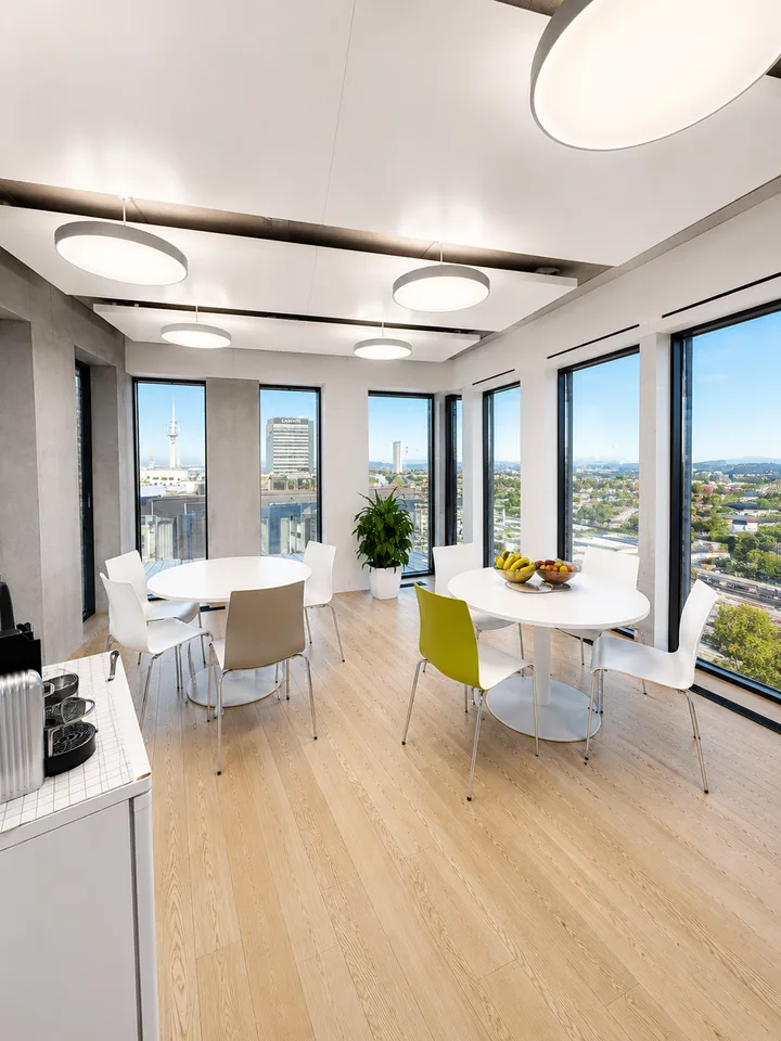 Espaces de bureau de haute qualité dans la tour Grosspeter
