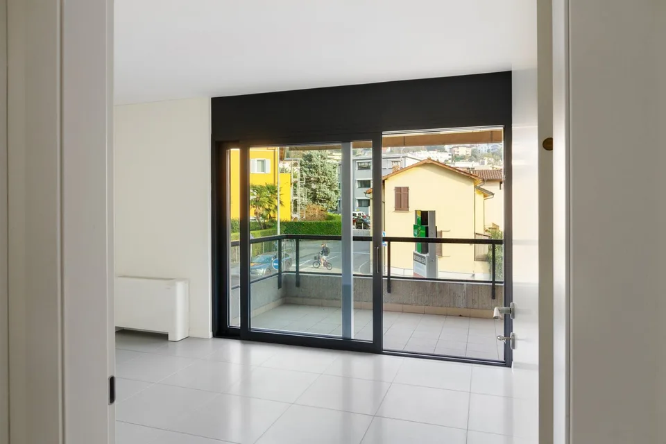 Offenes, anpassbares Büro in der dynamischen Porta Nord von Lugano