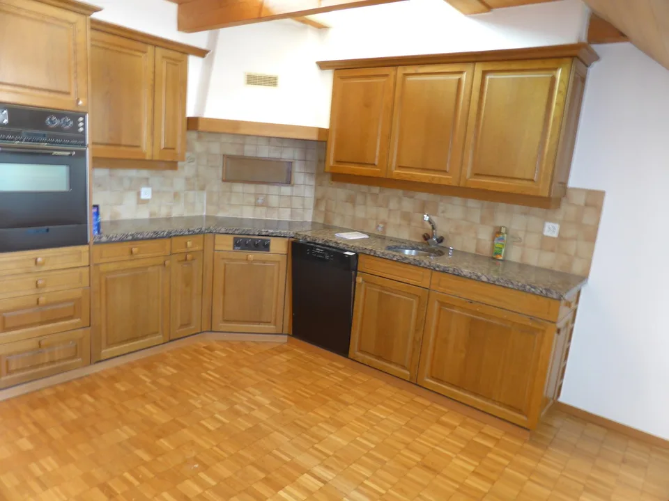 gemütlich 3-Zimmer-Dachwohnung - Krontalstr. 9, SG