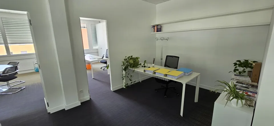 CHIASSO Bâtiment commercial pour entreprises de haut profil – photo 7 sur 10
