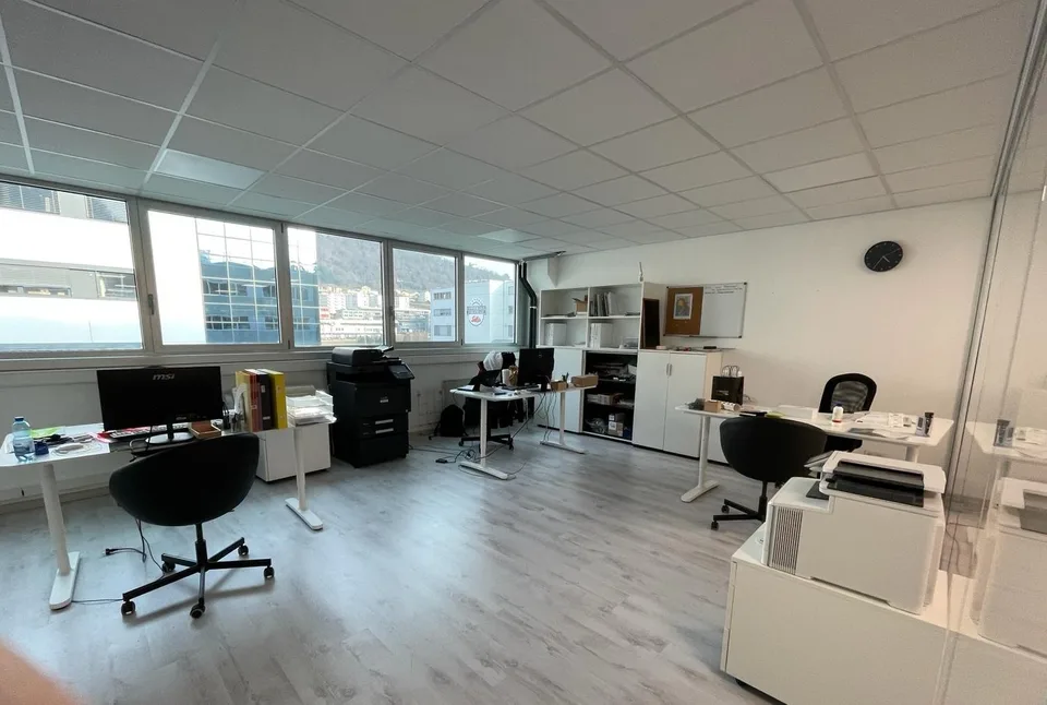 Büro + Lager 300 m²