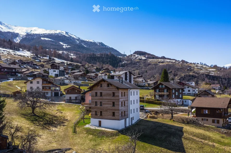 Charmant appartement de 3.5 pièces avec vue sur les montagnes à Unterbäch