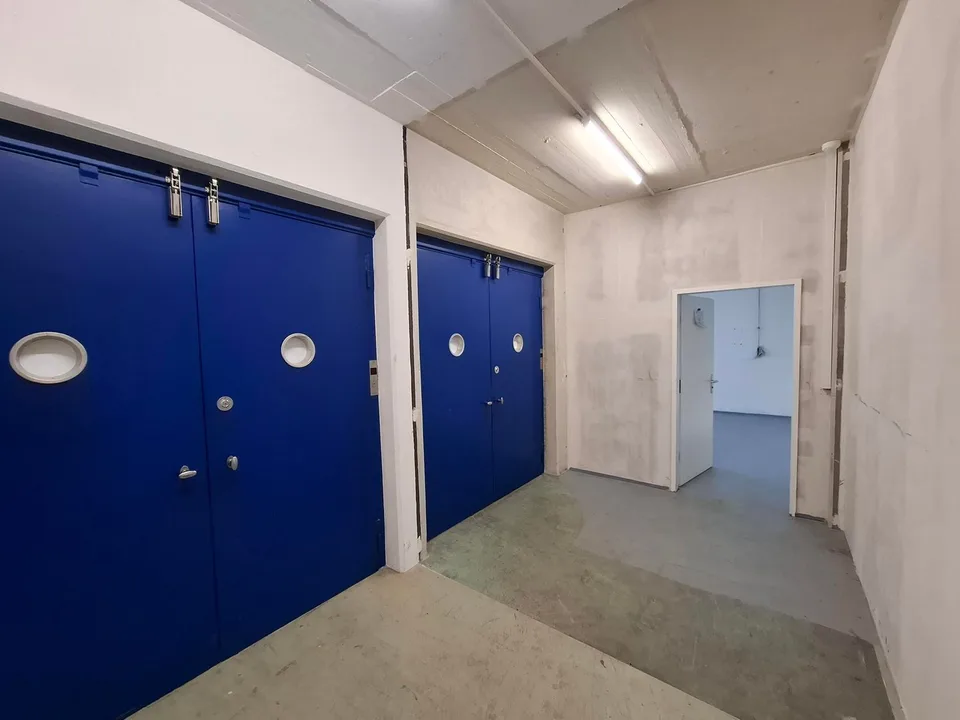Espace de stockage, 170 m2, évolutif, dans un emplacement idéalement desservi à Muttenz, BL