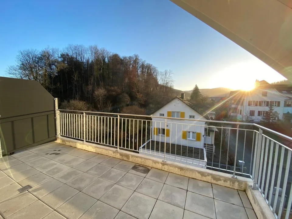Appartement-maisonnette moderne 4.5 pièces avec grand balcon