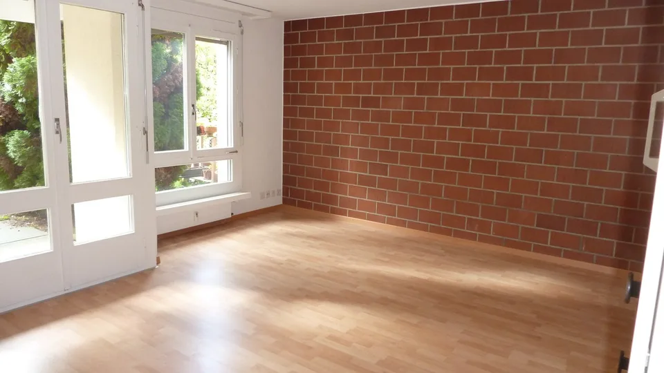 Monolocale in una posizione tranquilla con balcone a Mühleberg