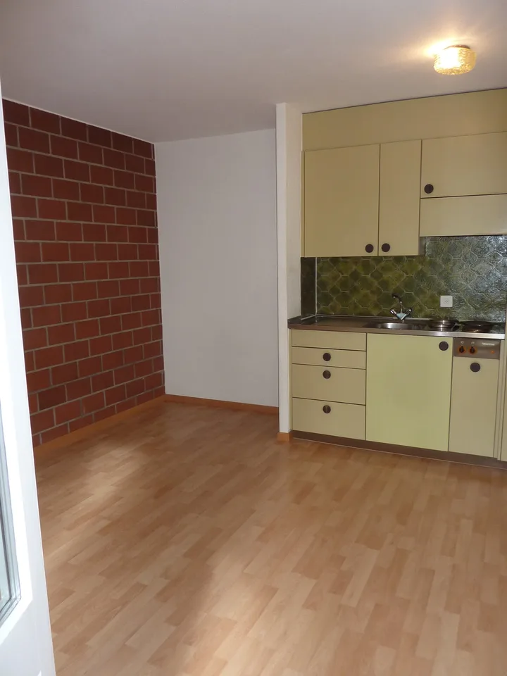 Monolocale in una posizione tranquilla con balcone a Mühleberg