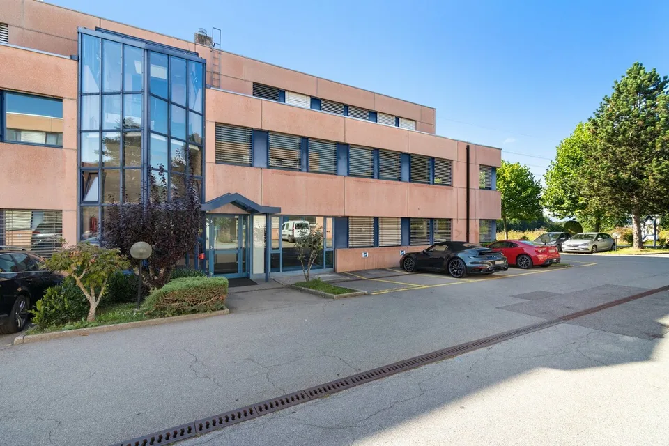 Bureau lumineux de 156m2 - offre spéciale ! 2 premiers loyers offerts – photo 9 sur 11