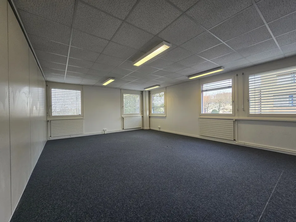 Bureau lumineux de 156m2 - offre spéciale ! 2 premiers loyers offerts – photo 7 sur 11