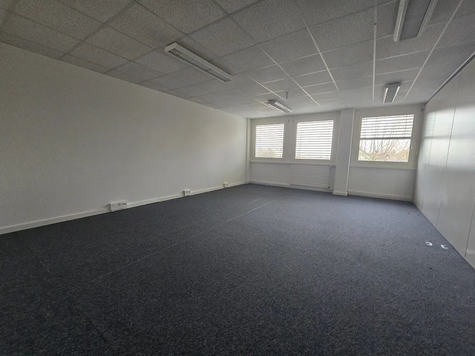 Bureau lumineux de 156m2 - offre spéciale ! 2 premiers loyers offerts – photo 6 sur 11