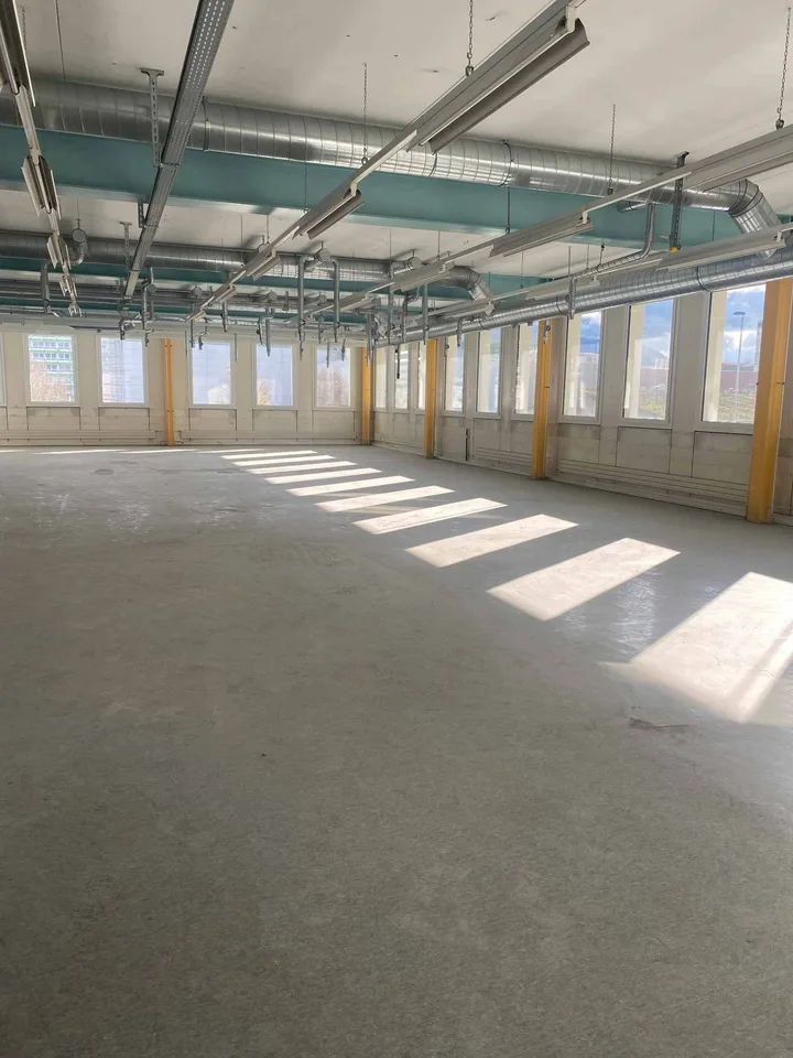 Gewerbliche Räume in der FTI-Zone von ca. 1100 m2 in Plan-les-Ouates