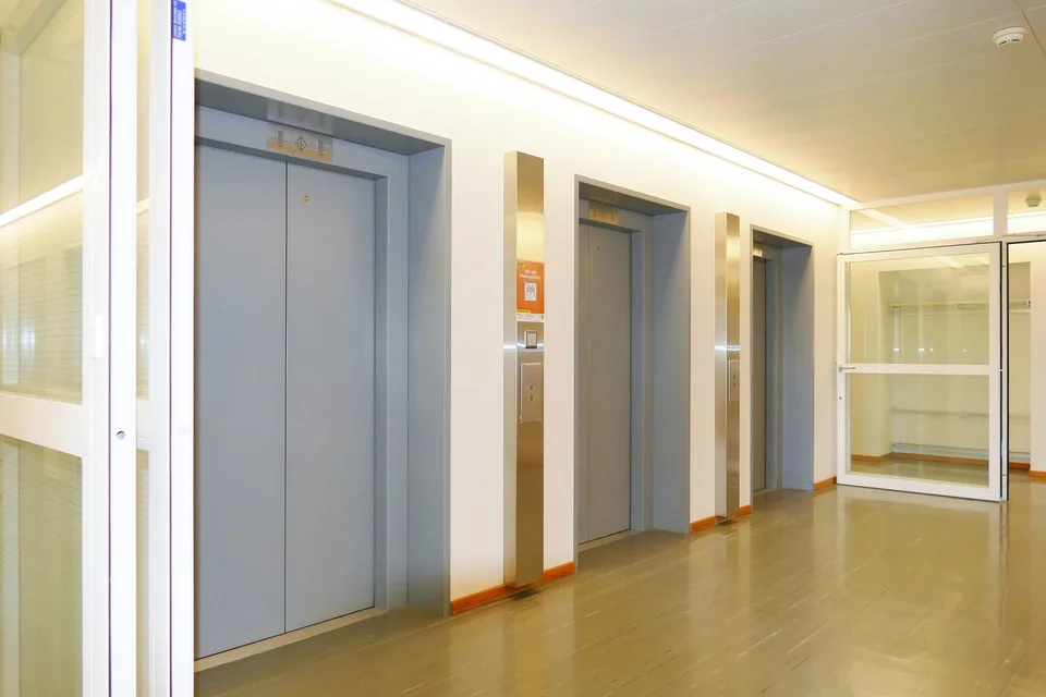 Representative office spaces with optimal traffic connections – photo 9 of 12