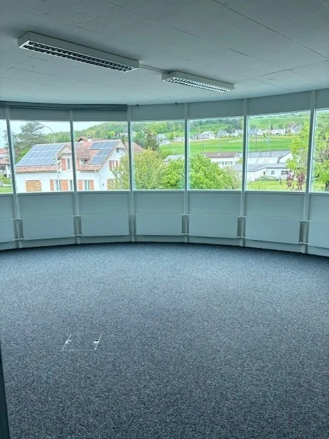 Bright office spaces for your business model – photo 7 of 9
