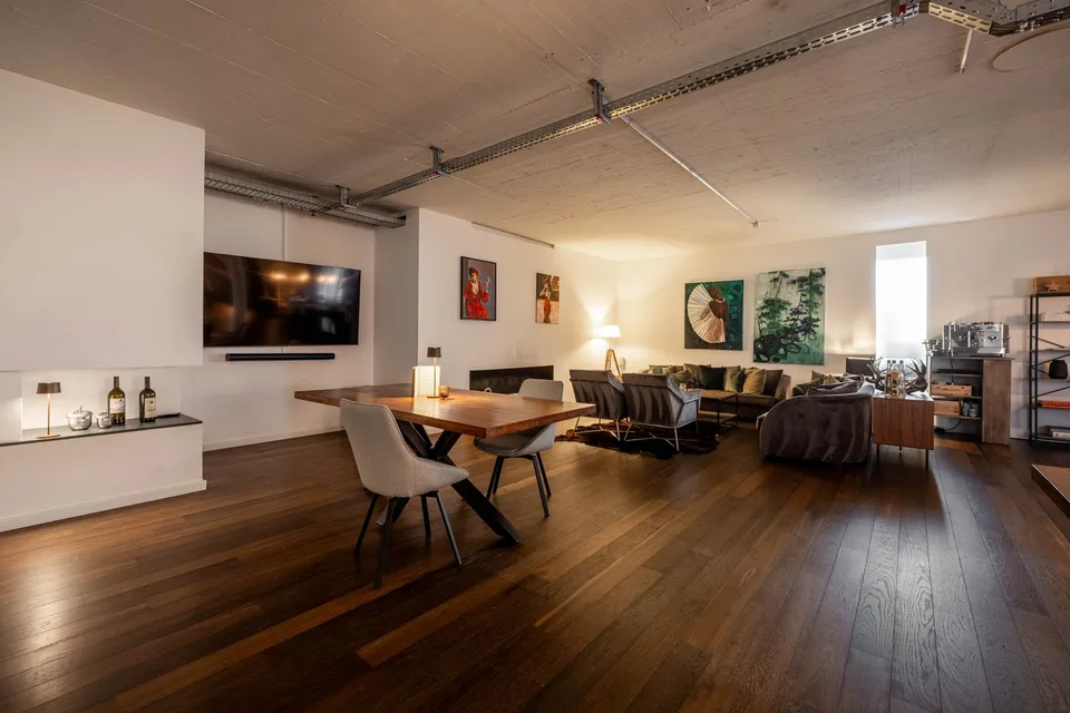 Bureau, Exposition, Restaurant, Garderie / Espace commercial à Cham