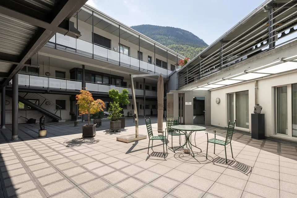 Geräumiges 7-Zimmer-Büro im 2. OG in Visp – ab November 2026 zu vermieten
