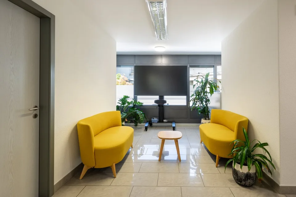 Geräumiges 7-Zimmer-Büro im 2. OG in Visp – ab November 2026 zu vermieten
