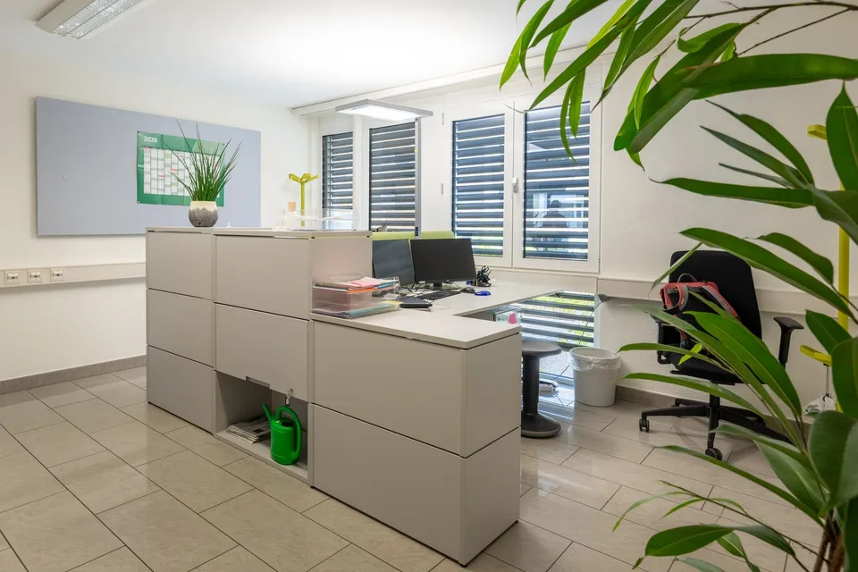 Geräumiges 7-Zimmer-Büro im 2. OG in Visp – ab November 2026 zu vermieten