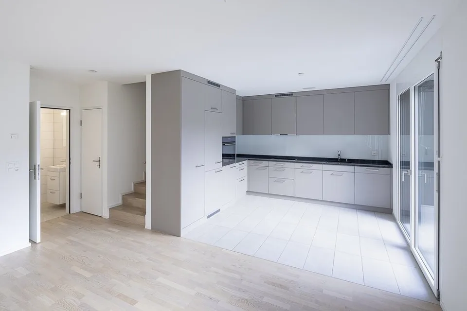 Modern 4.5 room maisonette apartment in the Weierweg development – photo 7 of 8