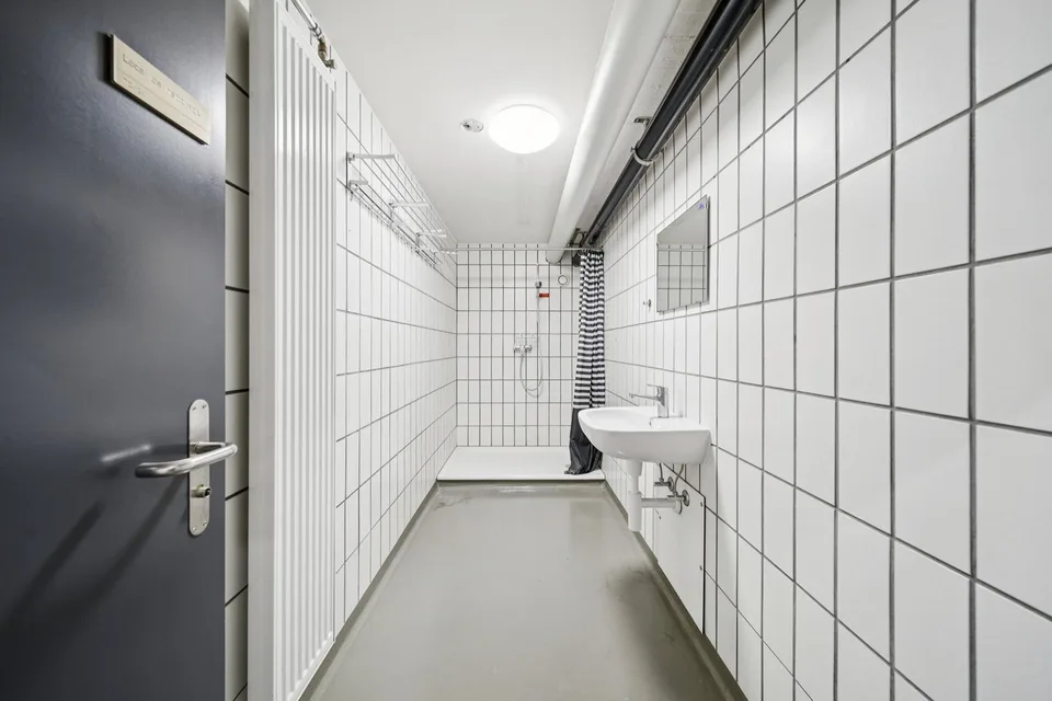 FOR RENT: EXCEPTIONAL COMMERCIAL SPACE IN NEUCHÂTEL – photo 7 of 10