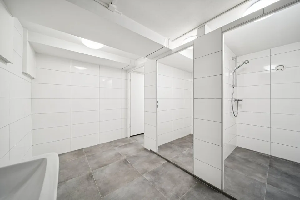 FOR RENT: EXCEPTIONAL COMMERCIAL SPACE IN NEUCHÂTEL – photo 8 of 10