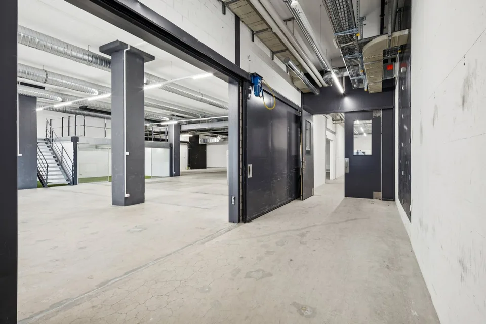 FOR RENT: EXCEPTIONAL COMMERCIAL SPACE IN NEUCHÂTEL – photo 6 of 10