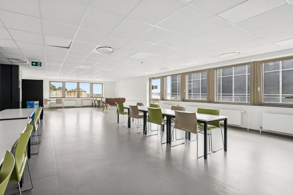FOR RENT: EXCEPTIONAL COMMERCIAL SPACE IN NEUCHÂTEL – photo 9 of 10