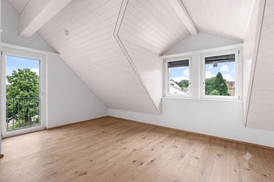 Erstbezug: Stilvolle und grosszügige Maisonette-Wohnung
