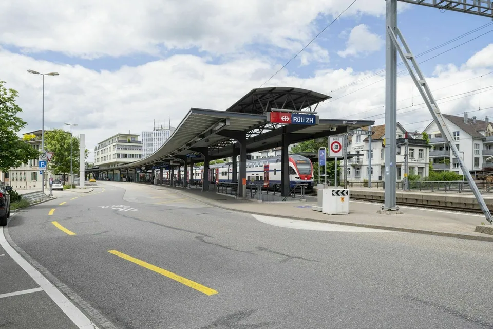 Il tuo nuovo spazio ufficio direttamente alla stazione dei treni di Rüti ZH – foto 9 di 9