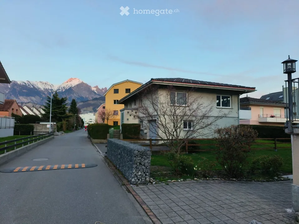 Möbliertes Zimmer in EFH per 1. Oktober 26