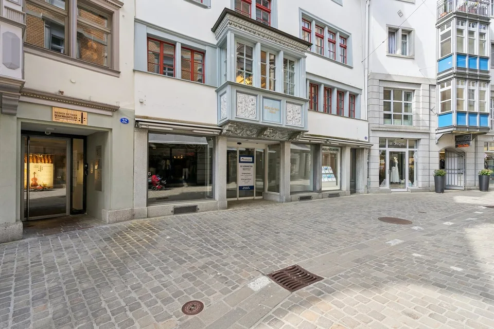 Espace de vente ou de bureau dans un emplacement fréquenté du vieux centre-ville