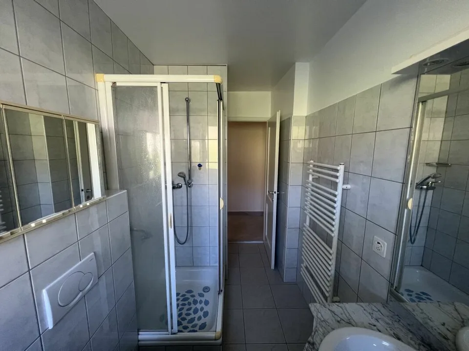 Corgémont, schönes 3-Zimmer-Apartment im 1. Stock mit Balkon