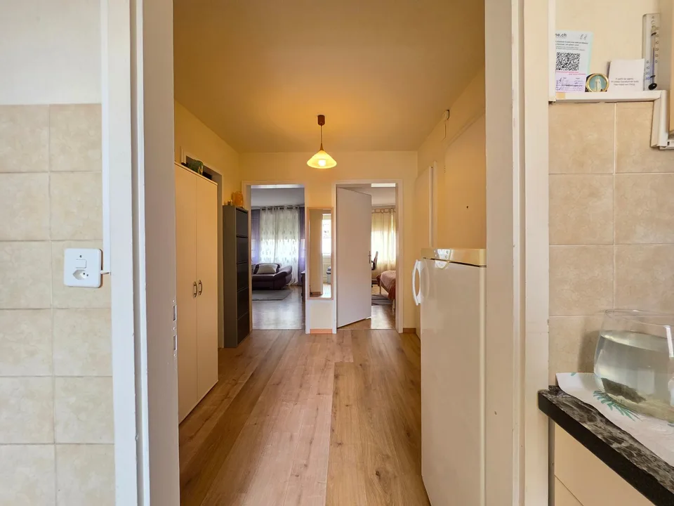 Wohlerhaltenes, helles 3-Zimmer-Apartment in La Chaux-de-Fonds! – Foto 13 von 13