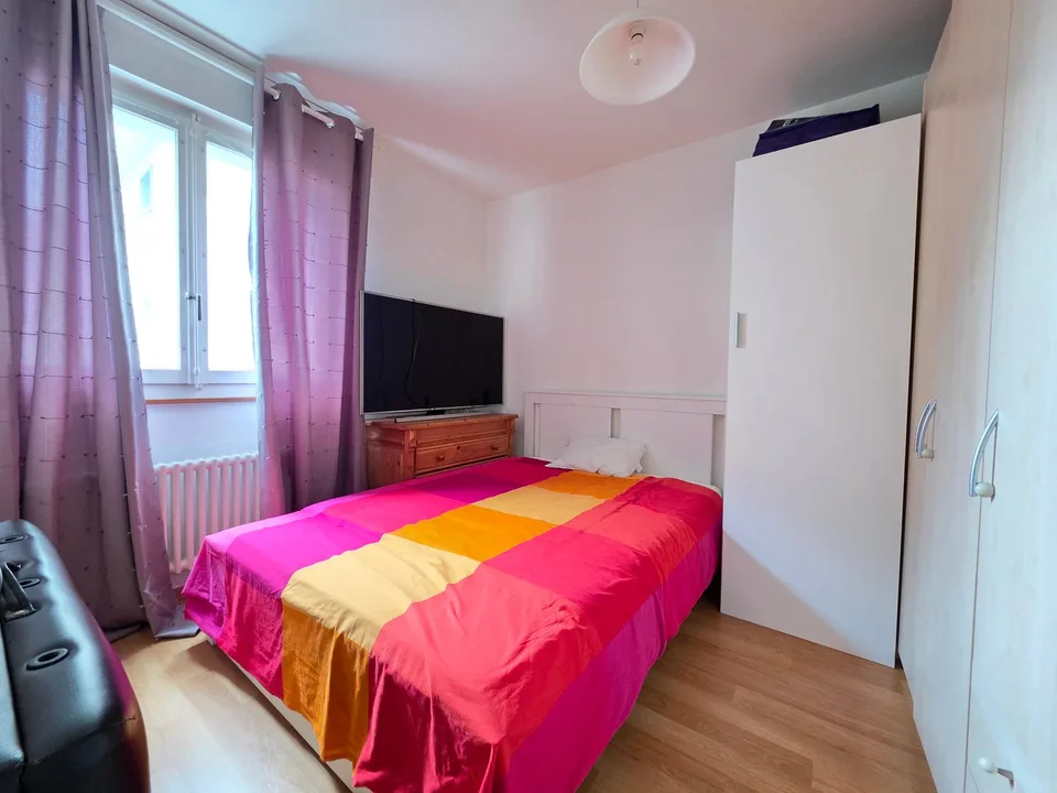 Wohlerhaltenes, helles 3-Zimmer-Apartment in La Chaux-de-Fonds! – Foto 10 von 13